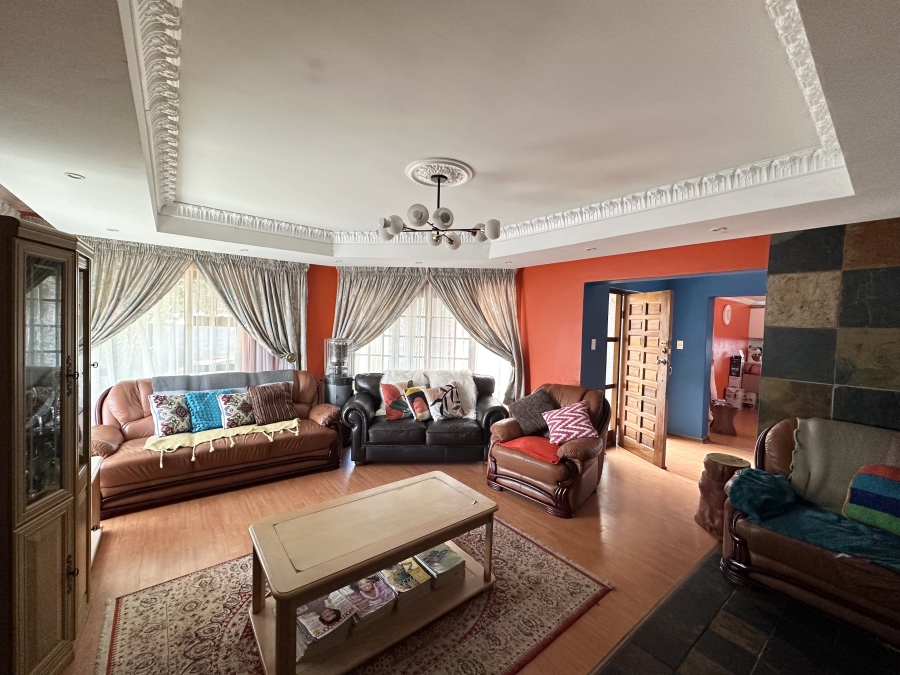 5 Bedroom Property for Sale in Southernwood Eastern Cape